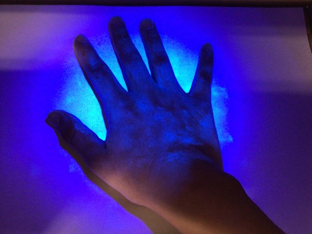 石けんを使って水洗い１０秒