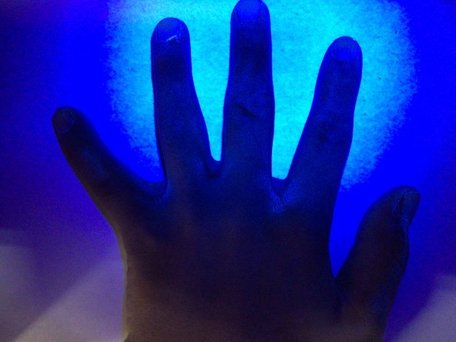 石けんを使って水洗い３０秒